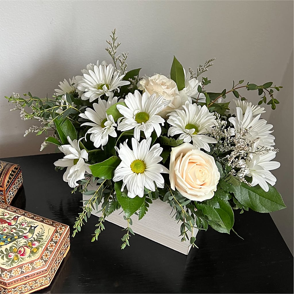 Fresh Linen Box Bouquet – MARIA'S FLORAL CREATIONS, Bethel CT