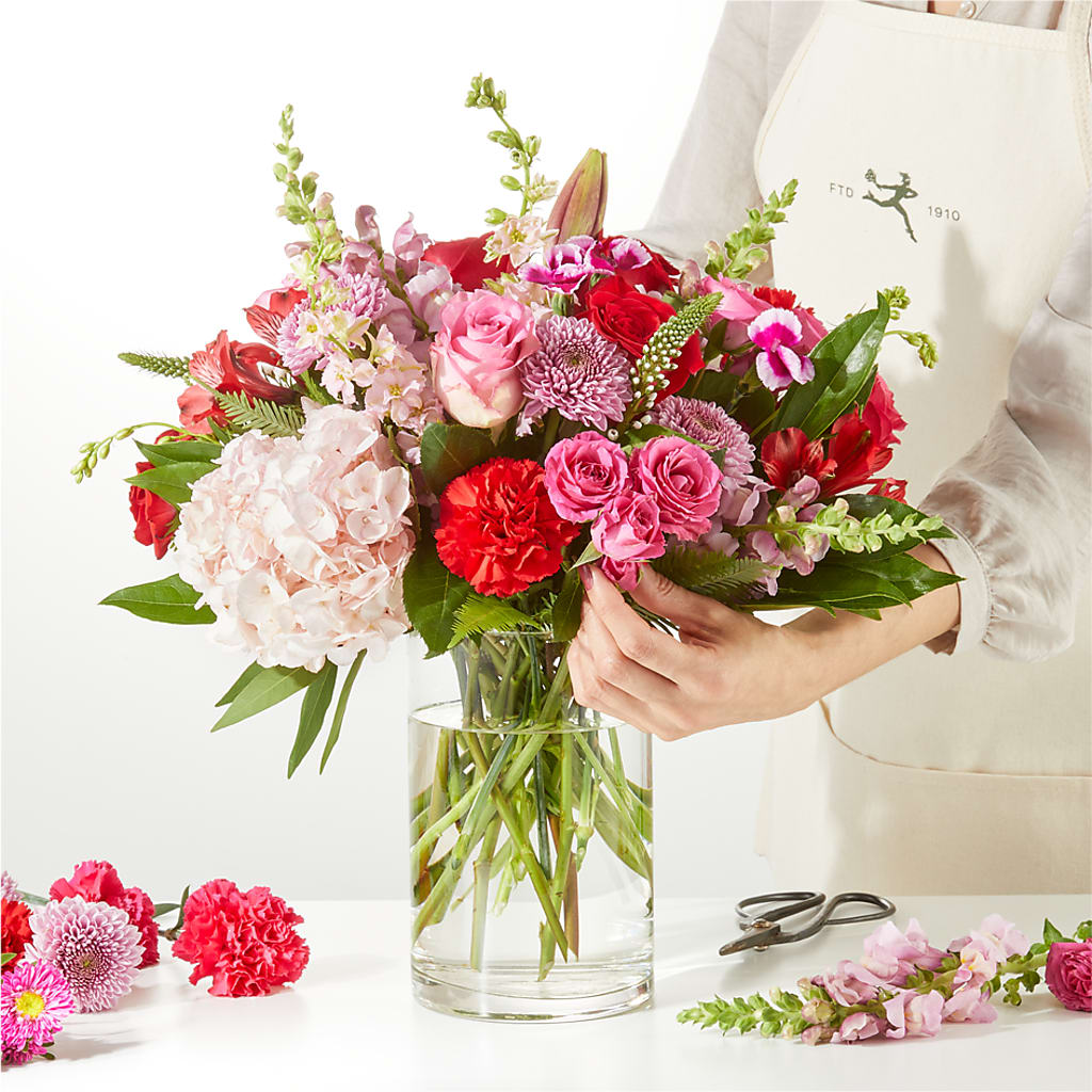 Swooning Over You - A Luxury Florist Original – MARIA'S FLORAL CREATIONS, Bethel CT