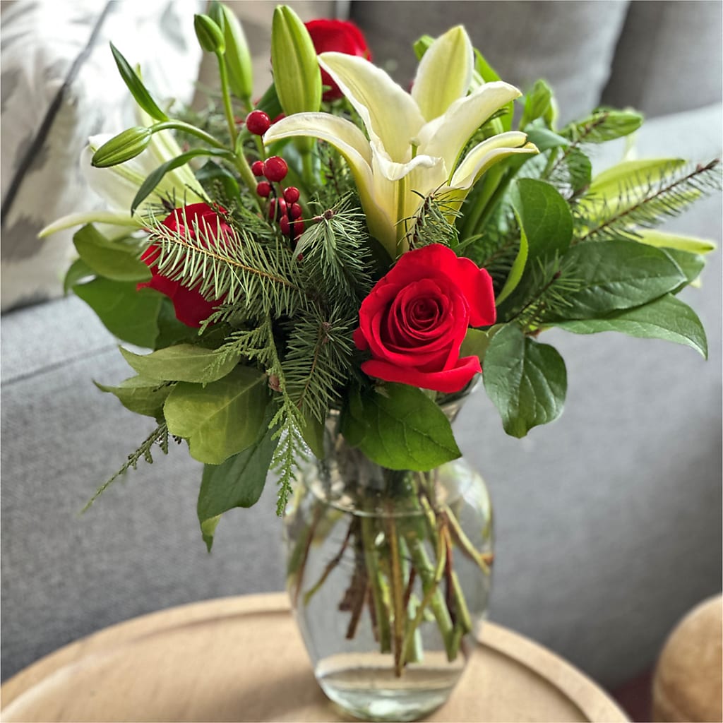 Sparkling Snowflakes Bouquet – MARIA'S FLORAL CREATIONS, Bethel CT