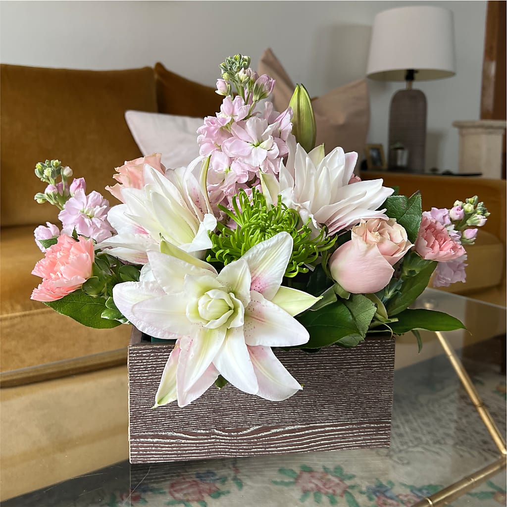 Beautiful Spirit Basket – MARIA'S FLORAL CREATIONS, Bethel CT