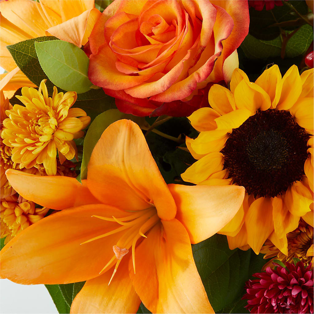 Grateful Centerpiece – MARIA'S FLORAL CREATIONS, Bethel CT